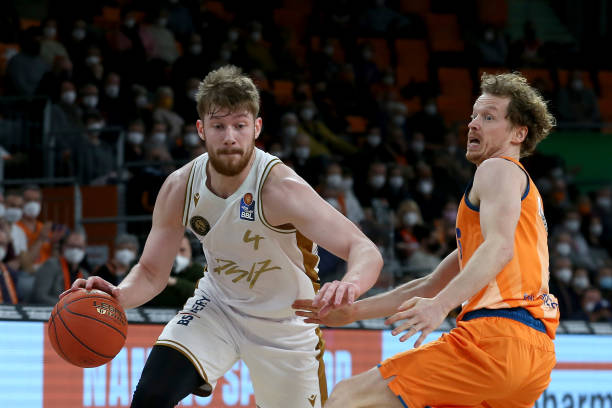 在比赛中稳 在比赛中稳