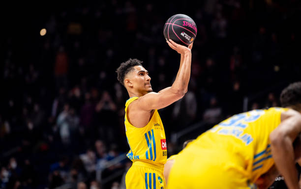 中场之间保 中场之间保