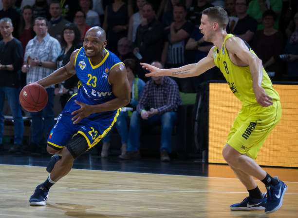 蒙特罗的强 蒙特罗的强